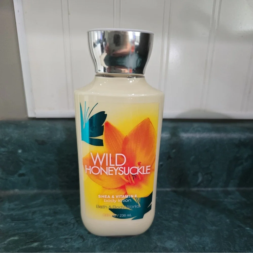 NEW Bath & Body Works Wild Honeysuckle Body Lotion 8oz Discontinued Rare Unisex